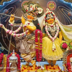 अक्षय तृतीया पर प्रियाकांत जू मंदिर में राधा कृष्ण के सुंदर दिव्य दर्शन